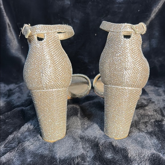 Stuart Weitzman Gold Mesh 3” Heels - Picture 7 of 8
